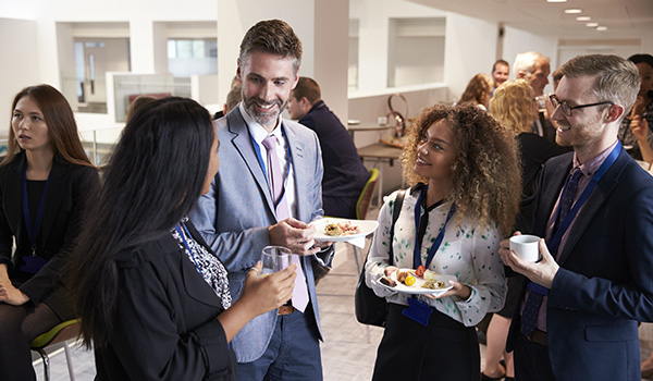How First-Time Job Seekers Can Build Networking & Mentor Relationships